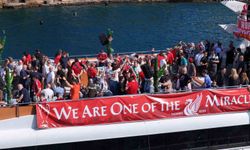 Şampiyonlar Ligi ateşi Boğaz’a taştı: Liverpool taraftarından ada önünde tarihi anlar