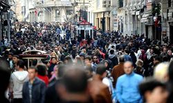 2025 gençlik araştırması: Mezunların yarısı 4 bin TL’nin altında gelirle yaşıyor!