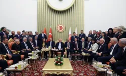 AK Parti’den çok konuşulan fotoğrafa açıklama: 'Bu kare kıymetli...'