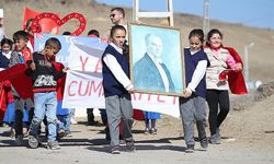 Sınır köyünde yürekleri ısıtan Cumhuriyet coşkusu