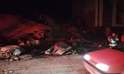 Balıkesir Sındırgı’da 6.1’lik depremde üç bina yıkıldı