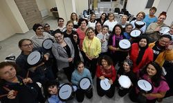Düzce'de ev hanımı ve girişimci kadınlar, müziğin ritmiyle hayatını renklendiriyor