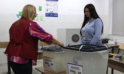 Kosova'da halk yerel seçim için sandık başında