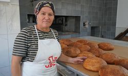 Kadın girişimci evinin alt katında açtığı fırında köyünün geleneksel ekmeğini üretiyor