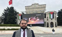 İstanbul Üniversitesi, kurduğu dev ekranla Gazze'nin sesini Beyazıt'tan duyurdu