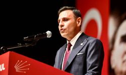 CHP İstanbul İl Başkanı Özgür Çelik kongrede Gürsel Tekin'i yerden yere vurdu