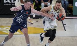 Fenerbahçe Beko'ya rakip dayanmıyor! Anadolu Efes'i deplasmanda devirdi