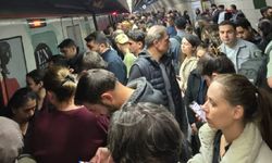 Marmaray Sirkeci Durağı'nda mahsur kaldılar: Sosyal medyadan isyan ettiler!