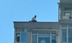 Şişli'de intihar girişimi. O anlar kameraya yansıdı