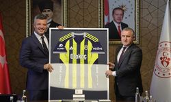 Bakan Bak, Fenerbahçe Başkanı Sadettin Saran ve yönetim kurulu üyelerini kabul etti