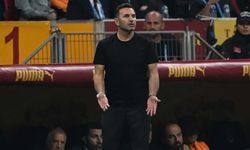 Okan Buruk, TFF Başkanı Hacıosmanoğlu'nu sahneye davet etti