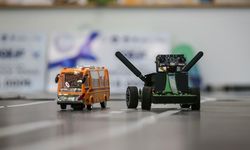 Meslek liseliler tasarladıkları mini otonom araçla uluslararası yarışmalarda zirveyi hedefliyor
