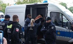 Almanya'nın 8 Ekim'den bu yana soykırım destekçiliği polis şiddetliyle de kendini gösterdi
