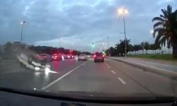 İstanbul'da makas atan otomobil devrildi