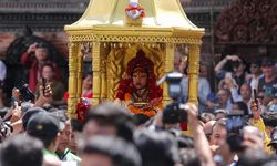 Sadece 2 yaşında: Nepal’in yeni 'yaşayan tanrıçası' oldu