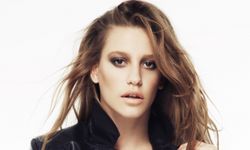 Serenay Sarıkaya konserde sevgilisini yalnız bırakmadı