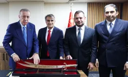 Ertuğrul Doğan ve Şenol Güneş’ten Erdoğan’a ‘keskin’ jest: Sürmene kılıcı gündem oldu