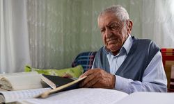 Kendi çabasıyla okuma yazma öğrenen 89 yaşındaki şair, şiir tutkusundan vazgeçmiyor