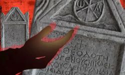 2 bin yıllık mezar taşında tüyler ürperten sözler: 'Elveda, yoldan geçenler…'