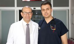 Çocukluğunu geçirdiği hastanede doktor olarak babasıyla görev yapıyor