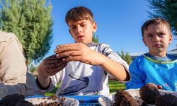 Diyarbakır'da minik eller "yeşil vatan" için tohum topları hazırlıyor