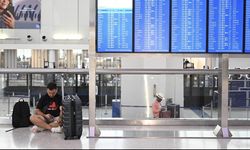 California’da hava yolu çalışanlarının protestosu, Şükran Günü trafiğini durma noktasına getirdi