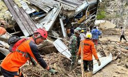 Endonezya'da şiddetli yağışların yol açtığı afetlerde ölenlerin sayısı 248'e yükseldi