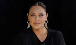 Hülya Avşar’dan ekrana dönüş: Fazilet rolü için başörtü takacak!