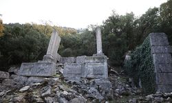 İlk defa kazı çalışması yapılan Termessos'taki iki anıt mezar ayağa kaldırılıyor