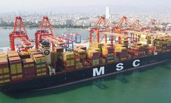 Kapasitesi artırılan Mersin Limanı'nın yeni terminaline 400 metrelik konteyner gemisi yanaştı
