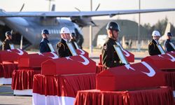 Gürcistan’da düşen askeri uçakta şehit olan 20 asker için Ankara’da hüzünlü tören