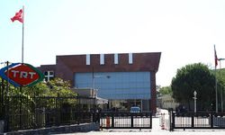 CHP'nin TRT stüdyolarına yürüyüşüne polis engeli