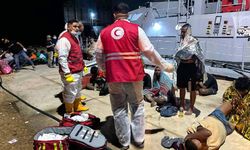 Libya açıklarında 95 göçmeni taşıyan iki tekne alabora oldu