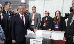 CHP 39. Olağan Kurultayı'nda Özgür Özel yeniden genel başkan oldu