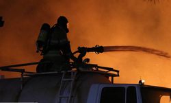 İzmir'de çöp depolama alanında çıkan yangına müdahale ediliyor