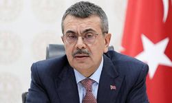 Milli Eğitim Bakanı Tekin, kızını niçin özel okula gönderdiği sorulan önergeye yanıt verdi