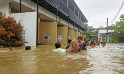Endonezya'da şiddetli yağışların yol açtığı afetlerde ölenlerin sayısı 442'ye yükseldi