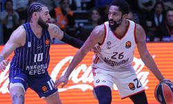 Anadolu Efes son çeyrekteki nefes kesen mücadelesiyle Bayern Münih'i yendi