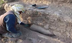 Uşak'ta bin 800 yıllık heykel bulundu