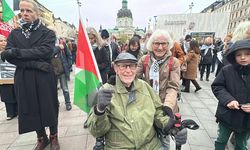 İsrail'in ateşkesi ihlal ederek Gazze'ye saldırıları İsveç'te protesto edildi