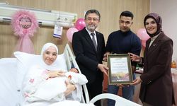 Her yeni doğan bebek ve yeni evli çift adına bir fidan