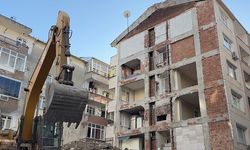 Bahçelievler'de yıkımı yapılan binaya bitişik apartmanın duvarının olmadığı anlaşıldı