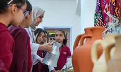 Diyarbakır'da öğrenciler Maarif Modeli ile oluşturulan sınıfta geçmişe yolculuk yapıyor