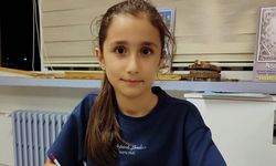 Sinop'ta ilkokul öğrencisi çizdiği karikatürle dünya birincisi oldu