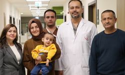 Gaziantep'te 13 aylık Hamza Tuğra beyin sapı implantıyla ilk kez duymaya başladı