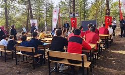 Ankara'da sınıfı bir günlüğüne ormana taşıdılar