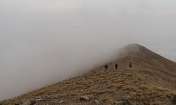Aras Dağları sisler altında görüntülendi