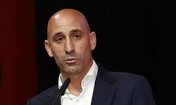 Eski İspanya Futbol Federasyonu Başkanı Luis Rubiales'e yumurtalı saldırı!