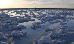 Tuz Gölü'nde oluşan kütleler fotoğraf tutkunlarının ilgisini çekiyor