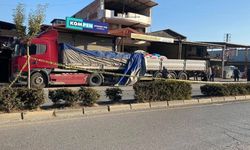 Manisa'da ekip aracının tıra çarpması sonucu yaralanan polis hastanede şehit oldu